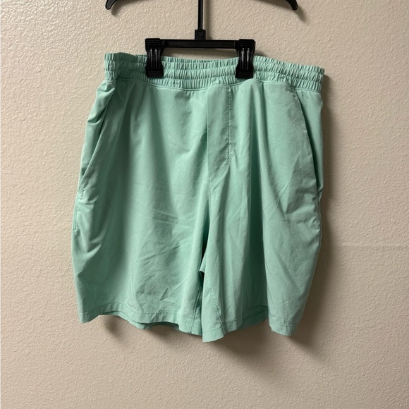 Lululemon Athletica Light Green Men's Athletic Shorts - Picture 1 of 2
